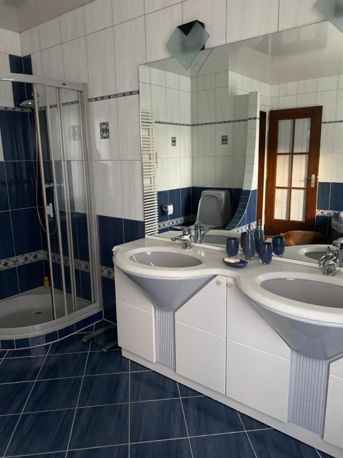 La Maison Du Petit Bonheur Moutier Bagian luar foto