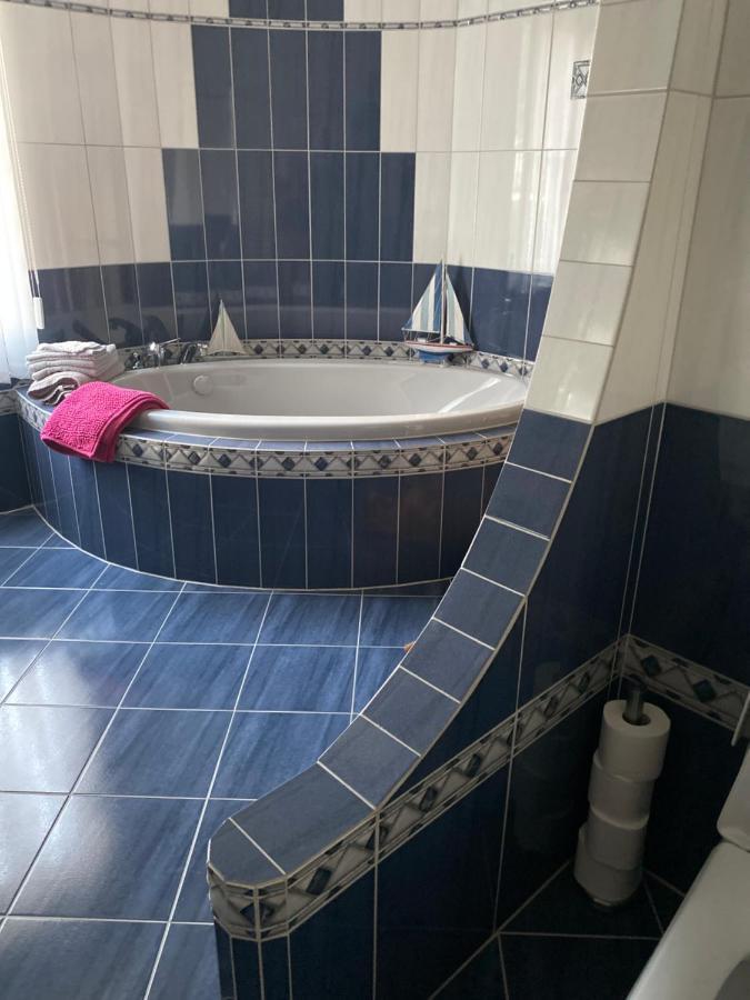 La Maison Du Petit Bonheur Moutier Bagian luar foto